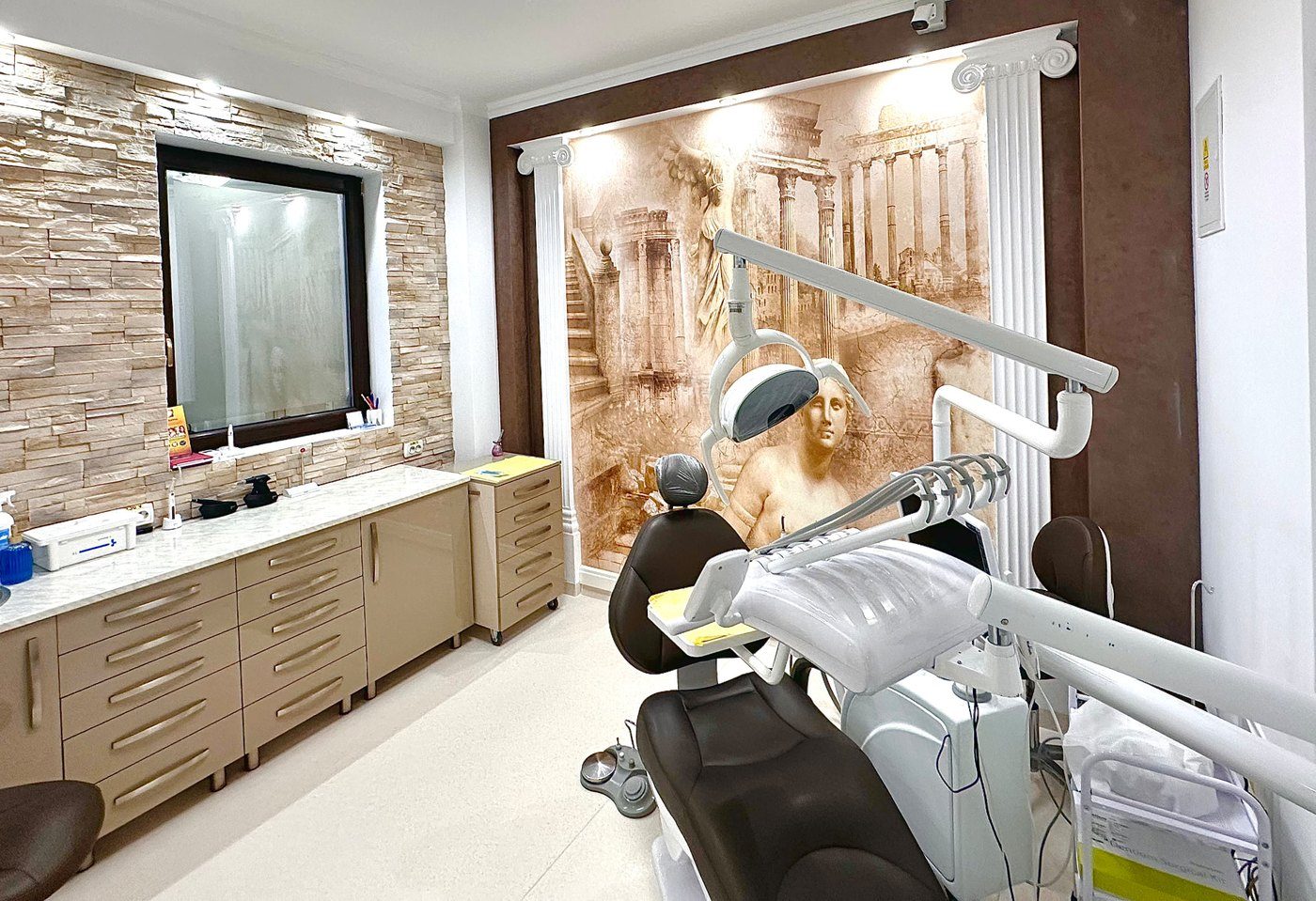 Sală de tratament în cabinetul DentAtelier din Timișoara